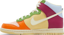 Load image into Gallery viewer, Nike Dunk High Dynamic Berry SIZE 5.5Y / 7W New