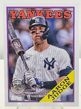 تحميل الصورة إلى عارض المعرض، 2023 Topps Series 1 '88 Topps T88-37 Aaron Judge YANKEES الذكرى السنوية الخامسة والثلاثين