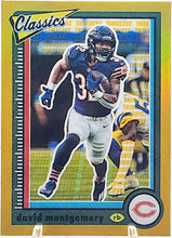 تحميل الصورة إلى عارض المعرض، 2022 Panini Classics #15 David Montgomery Timeless Tributes Gold #19/60 Bears - walk-of-famesports