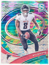 تحميل الصورة إلى عارض المعرض، 2021 Panini Spectra Celestial Rookie 30/99 Kyle Pitts #145 Rookie RC Atlanta Falcons