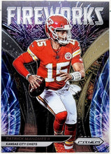 تحميل الصورة إلى عارض المعرض، 2021 Panini Prizm Fireworks Patrick Mahomes II #F-15 Chiefs