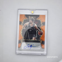 Load image into Gallery viewer, 2023 Panini Select Orange Flash Auto 15/30 Joe Harris #S-JOE Brooklyn Nets