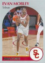 تحميل الصورة إلى عارض المعرض، 2021 Panini Chronicles Hoops Retro Evan Mobley 52 USC Trojans