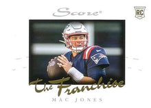 تحميل الصورة إلى عارض المعرض، 2001 Panini Instant The Franchise 1/1966 Mac Jones Rookie #F21 New England Patriots RC