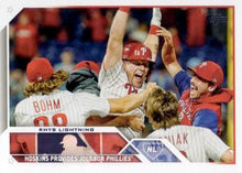 تحميل الصورة إلى عارض المعرض، بطاقات كومبو Topps Rhys Hoskins لعام 2023 رقم 248 لفريق فيلادلفيا فيليز