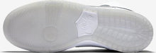 تحميل الصورة إلى عارض المعرض، حذاء NIKE SB DUNK HIGH WHITE ICE (2015) جديد مقاس 12 شهرًا