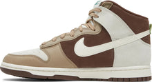 Load image into Gallery viewer, Nike Dunk High Light Chocolate Size 9M New RB
