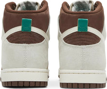 Load image into Gallery viewer, Nike Dunk High Light Chocolate Size 9M New RB