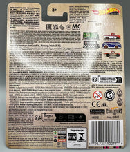 تحميل الصورة إلى عارض المعرض، سيارة Hot Wheels Premium 2023 Pop Culture Vintage Oil Union 76 Haulin' Gas Vehicle 4/5