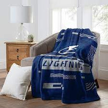 将图片加载到图库查看器,NHL Tampa Bay Lightning 60" x 80" Digitize Raschel Throw Blanket