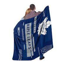 将图片加载到图库查看器,NHL Toronto Maple Leafs 60" x 80" Digitize Raschel Throw Blanket