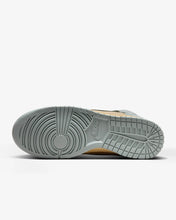 تحميل الصورة إلى عارض المعرض، حذاء Nike Dunk High SE Hemp Hoops الجديد مقاس 12.5M