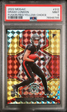تحميل الصورة إلى عارض المعرض، 2022 Panini Mosaic Fusion Red/Yellow Choice id#/80 Drake London Rookie #312 PSA 9 Mint - walk-of-famesports