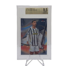 将图片加载到图库查看器,2020-21 FINEST UCL #1 CRISTIANO RONALDO BGS 9.5