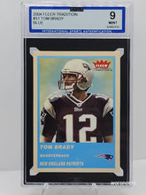 تحميل الصورة إلى عارض المعرض، 2004 Fleer Tradition Blue Tom Brady #51 New England Patriots ISA 9 Mint