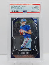 تحميل الصورة إلى عارض المعرض، 2019 Panini Prizm Daniel Jones Rookie RC #302 New York Giants PSA 10 GEM Mint