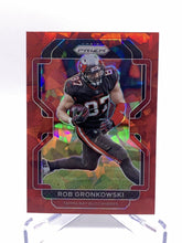 تحميل الصورة إلى عارض المعرض، 2021 Panini Prizm Red Cracked Ice Rob Gronkowski #293 Tampa Bay Buccaneers