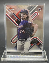 تحميل الصورة إلى عارض المعرض، 2022 TOPPS Finest Joe Ryan Rookie #19 Minnesota Twins