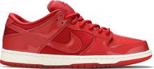 将图片加载到图库查看器,Nike SB Dunk Low Red Patent Leather (2015) SIze 8M/9.5W