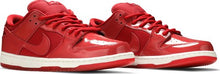 将图片加载到图库查看器,Nike SB Dunk Low Red Patent Leather (2015) SIze 8M/9.5W