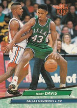 Load image into Gallery viewer, 1992-93 Fleer Ultra Terry Davis #41 Dallas Mavericks