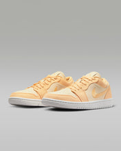 将图片加载到图库查看器,Jordan 1 Low Celestial Gold New Size 6W