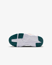 Load image into Gallery viewer, Nike Huarache Run PS Jade Ice New Size 13C Little Kids
