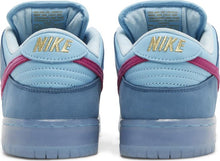 Load image into Gallery viewer, Nike dunk low sb (Run The Jewels) size 10M
