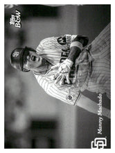 将图片加载到图库查看器，2023 Topps Black &amp; White #84 Manny Machado
