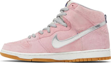 Load image into Gallery viewer, Nike SB Dunk High Concepts When Pigs Fly Size 10M / 11.5W
