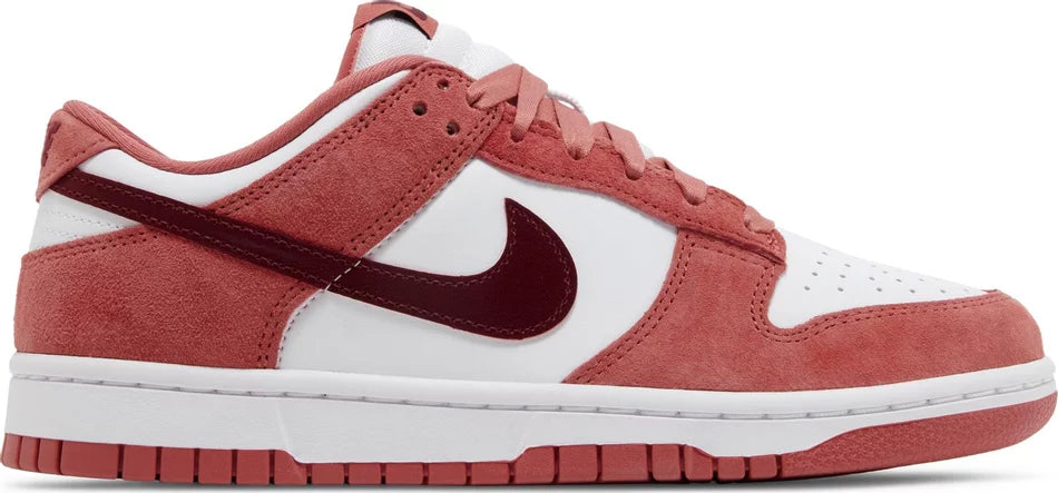 Nike Dunk Low Valentine's Day 7.5M / 9W NEW OG ALL