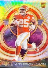 Load image into Gallery viewer, 2020 Panini Select Phenomenon Silver Prizm Clyde Edwards-Helaire #P21 Rookie RC
