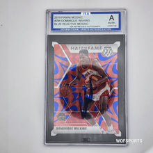 تحميل الصورة إلى عارض المعرض، 2019 Panini Mosaic Blue Refractive Auto Dominique Wilkins #294 ISA
