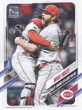 تحميل الصورة إلى عارض المعرض، 2021 Topps Update Baseball #1-330  - Choose Yours
