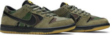 تحميل الصورة إلى عارض المعرض، حذاء Nike SB Zoom Dunk Low Pro Camouflage مقاس 10.5M / 12W
