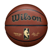 将图片加载到图库查看器，Wilson NBA Basketball
