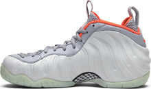 Load image into Gallery viewer, Air Foamposite Pro Premium &#39;Pure Platinum&#39; Size 6.5Y / 8W
