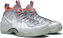 Load image into Gallery viewer, Air Foamposite Pro Premium &#39;Pure Platinum&#39; Size 6.5Y / 8W
