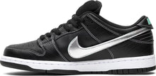 Load image into Gallery viewer, Nike SB Dunk Low Diamond Supply Co. Black Diamond Size 13M CLEAN CLean OG ALL
