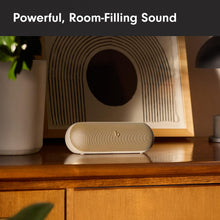 将图片加载到图库查看器，Beats Pill Waterproof Built-in Microphone Wireless Bluetooth Portable Speaker
