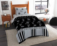 Load image into Gallery viewer, San Antonio Spurs Rotary Bed In Bags - Assorted Size
