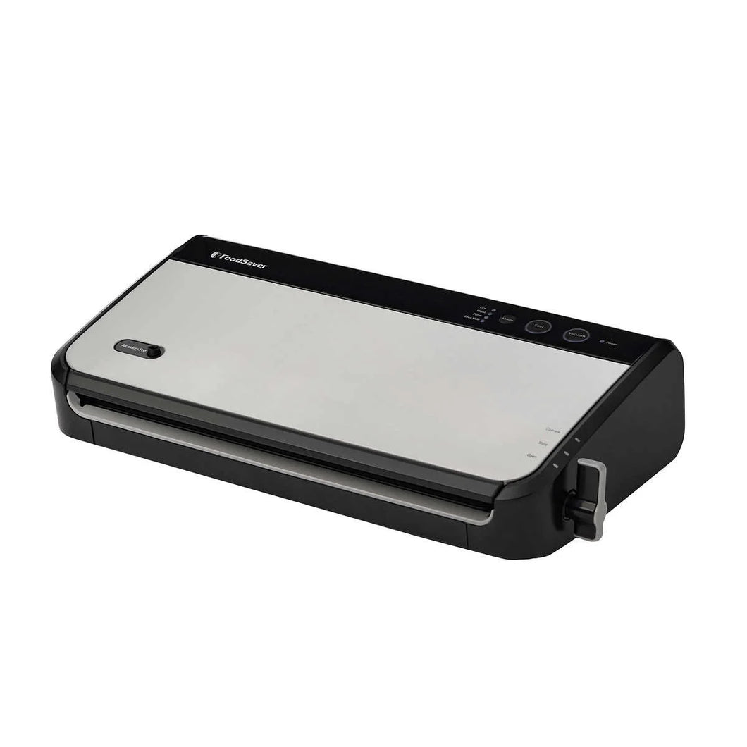 FoodSaver Vacuum Sealing System with Handheld Sealer Attachment FM2900 (Open Box)