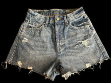 تحميل الصورة إلى عارض المعرض، Wild Fable- High Rise Rolled Shorts
