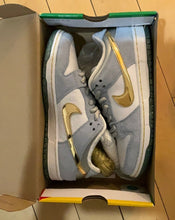 Load image into Gallery viewer, Nike SB Dunk Low Sean Cliver Size 9M / 10.5W DS OG ALL
