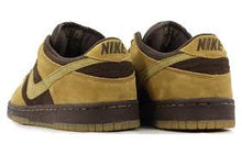 Load image into Gallery viewer, 2002 Nike SB Dunk Low Brown Pack Size 9.5M / 11W Clean OG Silver Box
