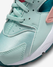 Load image into Gallery viewer, Nike Huarache Run PS Jade Ice New Size 13C Little Kids

