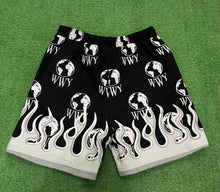 تحميل الصورة إلى عارض المعرض، WWY Flame Shorts Black
