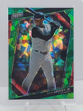 تحميل الصورة إلى عارض المعرض، 2023 Panini VIP NATIONAL CONVENTION Green Cracked Ice 33/99 Ken Griffey Jr. #44 Cincinnati Reds
