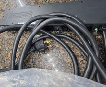 将图片加载到图库查看器，Tripp Lite Basic PDU, 30A, 20 Outlets (16 C13 &amp; 4 C19), 200/208/240V, L6-30P Input, 15&#39; Cord, 1U Rack-Mount Power, 5 Year Warranty (PDU1230)
