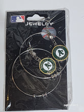 将图片加载到图库查看器，Oakland Athletics 2&quot; Hoop Earrings
